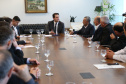 O governador Carlos Massa Ratinho Junior recebeu nesta quarta-feira (14), no Palácio Iguaçu, em Curitiba, o diretor-superintendente da empresa de laticínios Piracanjuba, Cesar Helou. Na reunião, o executivo confirmou dois novos investimentos da Região Sudoeste do Paraná que, somados, atingem o valor de R$ 110 milhões. A previsão é que os empreendimentos gerem 370 empregos diretor.