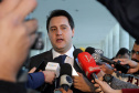 O governador Carlos Massa Ratinho Junior e o chefe da Casa Civil, Guto Silva, lançaram nesta quarta-feira (14), no Palácio Iguaçu, o programa Descomplica, iniciativa de caráter permanente do Governo do Estado para simplificar e desburocratizar a vida dos empreendedores.
