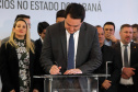 O governador Carlos Massa Ratinho Junior e o chefe da Casa Civil, Guto Silva, lançaram nesta quarta-feira (14), no Palácio Iguaçu, o programa Descomplica, iniciativa de caráter permanente do Governo do Estado para simplificar e desburocratizar a vida dos empreendedores.