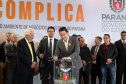 O governador Carlos Massa Ratinho Junior e o chefe da Casa Civil, Guto Silva, lançaram nesta quarta-feira (14), no Palácio Iguaçu, o programa Descomplica, iniciativa de caráter permanente do Governo do Estado para simplificar e desburocratizar a vida dos empreendedores.