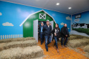 O governador Carlos Massa Ratinho Junior visita nesta quinta-feira (15), a Agroleite, realizado pela Cooperativa Castrolanda, em Castro, nos Campos Gerais. Considerado um dos maiores eventos da cadeia do leite na América, a Agroleite tem foco na tecnologia, produtividade e melhores resultados para os produtores. Castro, 15/08/2019 - Foto: Geraldo Bubniak/AEN