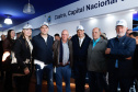 O governador Carlos Massa Ratinho Junior reforçou nesta quinta-feira (15), na Agroleite, em Castro, a necessidade de o Paraná agregar tecnologia e industrialização à produção do leite, mantendo o Estado em uma posição de destaque no País. Em sua 19ª edição, a feira é uma das principais vitrines do Brasil de novas tecnologias para o setor.