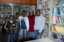 Professora de português usa programa online para ensinar irmãs haitianas. Foto: Divulgação/SEED