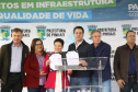 Pinhais, na Região Metropolitana de Curitiba, vai investir em construção de calçadas, compra de maquinários e reparos em escolas. O montante soma R$ 5,5 milhões e inbclui, também, a ampliação do sistema de abastecimento de água. Nesta sexta-feira (16), o governador Carlos Massa Ratinho Junior confirmou o pacote de investimento no município e destacou outras ações do Estado na Grande Curitiba.