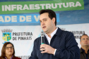 Pinhais, na Região Metropolitana de Curitiba, vai investir em construção de calçadas, compra de maquinários e reparos em escolas. O montante soma R$ 5,5 milhões e inbclui, também, a ampliação do sistema de abastecimento de água. Nesta sexta-feira (16), o governador Carlos Massa Ratinho Junior confirmou o pacote de investimento no município e destacou outras ações do Estado na Grande Curitiba.