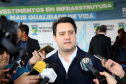 Pinhais, na Região Metropolitana de Curitiba, vai investir em construção de calçadas, compra de maquinários e reparos em escolas. O montante soma R$ 5,5 milhões e inbclui, também, a ampliação do sistema de abastecimento de água. Nesta sexta-feira (16), o governador Carlos Massa Ratinho Junior confirmou o pacote de investimento no município e destacou outras ações do Estado na Grande Curitiba.