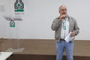 Representantes da cadeia produtiva da sericicultura debatem no Instituto Agronômico do Paraná (IAPAR), em Londrina, formas de modernizar e crescer de forma sustentável. Esse foi o ponto de partida do Curso de Atualização em Sericicultura, que começou nesta terça (20) e vai até a próxima sexta, com o apoio da Universidade Estadual de Londrina (UEL), Fiação de Seda Bratac e Emater. Foto: Divulgação/Iapar