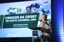 O governador Carlos Massa Ratinho Junior participa da abertura do III Forum Gestão Pública FACIAP, Caminhos do Crescimento. Participaram do evento: o governador: de Santa Catarina, Carlos Moisés; Marco Tadeu Barbosa, pres. da Faciap; pres. da Federação das Associações das Empresas de Santa Catarina, Jonny Zulauf; pres. da Celepar, Allan Costa. entre outros. N/F: governador de Santa Catarina, Carlos Moisés.Curitiba, 21- 08- 19.Foto: Arnaldo Alves / ANPr.