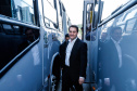 O governador Carlos Massa Ratinho Junior entregou, nesta quarta-feira (21), novos ônibus para atender o sistema de transporte coletivo da Região Metropolitana de Curitiba. Os veículos foram adquiridos por empresas que operam o sistema, em ação coordenada pela Comec.