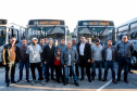 O governador Carlos Massa Ratinho Junior entregou, nesta quarta-feira (21), novos ônibus para atender o sistema de transporte coletivo da Região Metropolitana de Curitiba. Os veículos foram adquiridos por empresas que operam o sistema, em ação coordenada pela Comec.