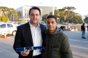O governador Carlos Massa Ratinho Junior entregou, nesta quarta-feira (21), novos ônibus para atender o sistema de transporte coletivo da Região Metropolitana de Curitiba. Os veículos foram adquiridos por empresas que operam o sistema, em ação coordenada pela Comec.