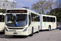 O governador Carlos Massa Ratinho Junior entregou, nesta quarta-feira (21), novos ônibus para atender o sistema de transporte coletivo da Região Metropolitana de Curitiba. Os veículos foram adquiridos por empresas que operam o sistema, em ação coordenada pela Comec.