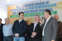 O governador Carlos Massa Ratinho Junior autorizou nesta quinta-feira (22) o início de obras de uma nova unidade do Hospital e Maternidade Dr. Paulo Fortes, em São Mateus do Sul. Presentes na solenidade: prefeito de São Mateus do Sul, Luiz Adyr Gonsalves Pereira; os secretários: da Saúde, Beto Preto; de Infraestrutura e Logística, Sandro Alex; deputados: Alexandre Curi; Hussein Bakri; Emerson Bacil; entre outros.São Mateus do Sul, 22-08-19.Foto: Arnaldo Alves / ANPr.