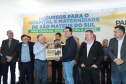 O governador Carlos Massa Ratinho Junior autorizou nesta quinta-feira (22) o início de obras de uma nova unidade do Hospital e Maternidade Dr. Paulo Fortes, em São Mateus do Sul. Presentes na solenidade: prefeito de São Mateus do Sul, Luiz Adyr Gonsalves Pereira; os secretários: da Saúde, Beto Preto; de Infraestrutura e Logística, Sandro Alex; deputados: Alexandre Curi; Hussein Bakri; Emerson Bacil; entre outros.São Mateus do Sul, 22-08-19.Foto: Arnaldo Alves / ANPr.