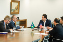 O governador Carlos Massa Ratinho Junior se reuniu nesta quinta-feira (22), no Palácio Iguaçu, com o cônsul-geral dos Estados Unidos em São Paulo, Adam Shub, para debater possíveis parcerias que atendam as áreas de educação e segurança pública. 