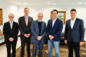 O governador Carlos Massa Ratinho Junior se reuniu nesta quinta-feira (22), no Palácio Iguaçu, com o cônsul-geral dos Estados Unidos em São Paulo, Adam Shub, para debater possíveis parcerias que atendam as áreas de educação e segurança pública. 