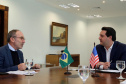 O governador Carlos Massa Ratinho Junior se reuniu nesta quinta-feira (22), no Palácio Iguaçu, com o cônsul-geral dos Estados Unidos em São Paulo, Adam Shub, para debater possíveis parcerias que atendam as áreas de educação e segurança pública. .Foto Gilson Abreu/AEN