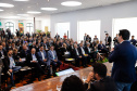O governador Carlos Massa Ratinho Junior participou neste sábado (24), em Vitória (ES), da quarta reunião do Consórcio de Integração Sul e Sudeste (Cosud), que reúne os sete estados das duas regiões. O encontro resultou na Carta de Vitória, em que os governadores expressam apoio às reformas em curso no plano federal e às medidas econômicas essenciais ao equilíbrio fiscal da União, dos estados e dos municípios.