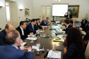O governador Carlos Massa Ratinho Junior participou neste sábado (24), em Vitória (ES), da quarta reunião do Consórcio de Integração Sul e Sudeste (Cosud), que reúne os sete estados das duas regiões. O encontro resultou na Carta de Vitória, em que os governadores expressam apoio às reformas em curso no plano federal e às medidas econômicas essenciais ao equilíbrio fiscal da União, dos estados e dos municípios.