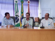 O Instituto de Terras, Cartografia e Geologia do Paraná (ITCG), vinculado à Secretaria do Desenvolvimento Sustentável e do Turismo, entregou nesta quinta-feira (29) documentos técnicos para a regularização de imóveis de 46 pequenos produtores rurais que ocupam terras particulares no município de Renascença, no Sudoeste do Estado. Foto: Divulgação/SEDEST