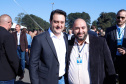 O governador Carlos Massa Ratinho Junior lançou nesta sexta-feira (30), em São José dos Pinhais, o projeto-piloto Em Frente Brasil - Programa Nacional de Enfrentamento à Criminalidade Violenta. A cidade recebeu 100 policiais da Força Nacional de Segurança, que passarão a atuar em conjunto com as forças de segurança estaduais (Polícia Militar e Polícia Civil) e de São José dos Pinhais (Guarda Municipal).
