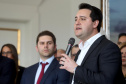 Um acordo assinado pelo governador Carlos Massa Ratinho Junior e o Grupo Latam Airlines vai abrir 71 novos voos no Estado. A empresa destaca que haverá ampliação de 17% das operações Paraná, fazendo do Estado o quarto maior mercado da companhia no Brasil. O anúncio feito nesta sexta-feira (30), no Palácio Iguaçu, em Curitiba.Curitiba, 30-08-19.Foto: Arnaldo Alves / AEN