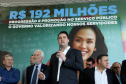 O governador Carlos Massa Ratinho Junior assinou, nesta sexta-feira (30), autorização para avanços de carreira de servidores estaduais. Foram autorizadas promoções e progressões para servidores da Educação e do Ensino Superior. 