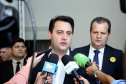 O governador Carlos Massa Ratinho Junior assinou, nesta sexta-feira (30), autorização para avanços de carreira de servidores estaduais. Foram autorizadas promoções e progressões para servidores da Educação e do Ensino Superior. 