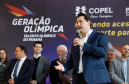 O governador Carlos Massa Ratinho Junior lançou nesta segunda-feira (2), em cerimônia no Palácio Iguaçu, o programa Geração Olímpica, que só neste ano garantirá 1.252 bolsas esportivas nas modalidades olímpicas e paralímpicas para jovens promessas, atletas de renome mundial e técnicos. A Companhia Paranaense de Energia (Copel), patrocinadora da iniciativa, investe R$ 4,75 milhões. É o maior programa de bolsa-atleta do País, em nível estadual.