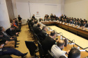 O governador Carlos Massa Ratinho Junior, o diretor-geral do Departamento de Trânsito do Paraná (Detran-PR), César Kogut, e o cônsul do Paraguai em Curitiba, Carlos José Fleitas Rodriguez, assinaram nesta terça-feira (3), durante reunião do secretariado, a autorização para validação das habilitações de paraguaios que residem e trabalham no Paraná