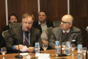 O governador Carlos Massa Ratinho Junior, o diretor-geral do Departamento de Trânsito do Paraná (Detran-PR), César Kogut, e o cônsul do Paraguai em Curitiba, Carlos José Fleitas Rodriguez, assinaram nesta terça-feira (3), durante reunião do secretariado, a autorização para validação das habilitações de paraguaios que residem e trabalham no Paraná