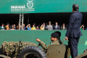 Aproximadamente 20 mil pessoas acompanharam neste sábado (7), em Curitiba, o desfile cívico-militar que comemora os 197 anos da Proclamação da Independência, segundo estimativas da Polícia Militar do Paraná. O governador Carlos Massa Ratinho Junior assistiu a solenidade de 7 de Setembro na Avenida Cândido de Abreu, acompanhado de sua família, do comandante da 5ª Divisão do Exército, general de divisão José Russo Assumpção Delgado, do vice-governador Darci Piana e de diversas autoridades.