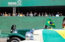 Aproximadamente 20 mil pessoas acompanharam neste sábado (7), em Curitiba, o desfile cívico-militar que comemora os 197 anos da Proclamação da Independência, segundo estimativas da Polícia Militar do Paraná. O governador Carlos Massa Ratinho Junior assistiu a solenidade de 7 de Setembro na Avenida Cândido de Abreu, acompanhado de sua família, do comandante da 5ª Divisão do Exército, general de divisão José Russo Assumpção Delgado, do vice-governador Darci Piana e de diversas autoridades.