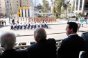 Aproximadamente 20 mil pessoas acompanharam neste sábado (7), em Curitiba, o desfile cívico-militar que comemora os 197 anos da Proclamação da Independência, segundo estimativas da Polícia Militar do Paraná. O governador Carlos Massa Ratinho Junior assistiu a solenidade de 7 de Setembro na Avenida Cândido de Abreu, acompanhado de sua família, do comandante da 5ª Divisão do Exército, general de divisão José Russo Assumpção Delgado, do vice-governador Darci Piana e de diversas autoridades.