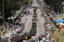 Aproximadamente 20 mil pessoas acompanharam neste sábado (7), em Curitiba, o desfile cívico-militar que comemora os 197 anos da Proclamação da Independência, segundo estimativas da Polícia Militar do Paraná. O governador Carlos Massa Ratinho Junior assistiu a solenidade de 7 de Setembro na Avenida Cândido de Abreu, acompanhado de sua família, do comandante da 5ª Divisão do Exército, general de divisão José Russo Assumpção Delgado, do vice-governador Darci Piana e de diversas autoridades.