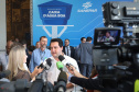 O governador Carlos Massa Ratinho Junior anunciou nesta segunda-feira (9) a expansão do programa que viabiliza instalação de caixas d'água em casas de famílias em situação de vulnerabilidade social. Participaram: secretários da Justiça, Família e Trabalho, Ney Leprevost; da Saúde, Beto Preto; presidente da Sanepar, Claudio Stabile; deputados estaduais; prefeitos; entre outras autoridades.Curitiba, 09-09-19.Foto: Arnaldo Alves / AEN.