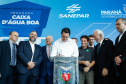 Prefeitos de 64 municípios do Paraná assinaram nesta segunda-feira (9), em evento com o governador Carlos Massa Ratinho Junior, a adesão ao programa Caixa d’Água Boa. A iniciativa viabiliza a instalação de caixas d’águas em casas de famílias carentes. Também foram assinados termos aditivos para outros 70 municípios cujos prefeitos já aderiram ao programa.