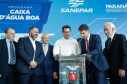 Prefeitos de 64 municípios do Paraná assinaram nesta segunda-feira (9), em evento com o governador Carlos Massa Ratinho Junior, a adesão ao programa Caixa d’Água Boa. A iniciativa viabiliza a instalação de caixas d’águas em casas de famílias carentes. Também foram assinados termos aditivos para outros 70 municípios cujos prefeitos já aderiram ao programa.