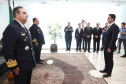 O governador Carlos Massa Ratinho Junior foi condecorado nesta terça-feira (10) com a medalha da Ordem do Mérito Naval no Grau de Grande Oficial. A honraria foi concedida pelo presidente da República, Jair Messias Bolsonaro. A medalha tem a finalidade de agraciar militares da Marinha e personalidades civis e militares, brasileiras ou estrangeiras, que prestaram relevantes serviços à corporação. Foto: José Fernando Ogura/AEN