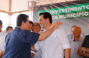 O governador Carlos Massa Ratinho Junior inaugura nesta quinta-feira (12), o Meu Campinho de Santa Cruz de Monte Castelo, no Noroeste do Paraná. Programa da Secretaria de Estado do Desenvolvimento Urbano e Obras Públicas, o Meu Campinho grama sintética, iluminação e segurança para a prática esportiva e de recreação de crianças e adolescentes, em horários em que não estão na escola.