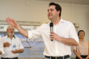 O governador Carlos Massa Ratinho Junior lançou nesta quinta-feira (12), em Paranavaí, o Programa de Irrigação, que tem como objetivo aumentar a produtividade agrícola e potencializar a produção do Paraná. A previsão é que o incremento de produção atinja até 500% em algumas culturas e facilite o processo de integração lavoura-floresta-pecuária. A iniciativa é da Secretaria da Agricultura e do Abastecimento e foi desenvolvida com o apoio da cooperativa Cocamar. Foto: José Fernando Ogura/AEN