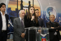 A estrutura da administração pública estadual recebeu nesta quarta-feira (18) o reforço de 100 novos servidores, que passam a integrar o Quadro Próprio do Poder Executivo. Em cerimônia no Palácio Iguaçu, o vice-governador Darci Piana deu posse a administradores, economistas, contadores e técnicos administrativos que passaram em concurso público feito em 2017. Outros 41 candidatos aprovados devem tomar posse em breve. 18/09/2019. Foto: José Fernando Ogura/AEN
