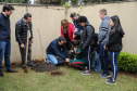 O governador Carlos Massa Ratinho Junior participa nesta segunda-feira (23) do plantio de árvores no Colégio Estadual Professora Maria Gai Grendel, no bairro Caximba, em Curitiba. O evento marcará o início do programa Paraná mais Verde, que vai incentivar o plantio de mudas de árvores nativas em todo o Estado. 23/09/2019 - Foto: Geraldo Bubniak/AEN