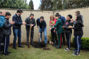 O governador Carlos Massa Ratinho Junior participa nesta segunda-feira (23) do plantio de árvores no Colégio Estadual Professora Maria Gai Grendel, no bairro Caximba, em Curitiba. O evento marcará o início do programa Paraná mais Verde, que vai incentivar o plantio de mudas de árvores nativas em todo o Estado. 23/09/2019 - Foto: Geraldo Bubniak/AEN