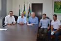 O Governo do Estado entregou nesta terça-feira (1) cinco veículos caminhonete, acompanhados de kits de equipamentos para modernização das centrais públicas de abastecimento. Nesta etapa, foram beneficiados os municípios de Rebouças, Dois Vizinhos, Palmas, Salgado Filho e Cruzeiro do Sul, totalizando 44 municípios beneficiados. Foto; Divulgação/SEAB