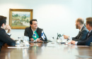 O Governo do Paraná estabeleceu os primeiros contatos para firmar parceria com a Finlândia na área de educação. O governador Carlos Massa Ratinho Junior autorizou que uma delegação com 40 professores da Rede Estadual de Ensino passe três semanas, em abril de 2020, em Helsinque, capital finlandesa, para conhecer detalhes do setor educacional do país europeu, uma das maiores referências mundiais na área.
