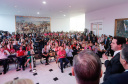 O Paraná deu início à mobilização do Outubro Rosa. Neste ano, as ações de prevenção e promoção do cuidado integral da saúde das mulheres serão levadas a 43 municípios. Elas fazem parte da campanha Paraná Rosa, lançada nesta terça-feira (1º), no Palácio Iguaçu, pelo governador Carlos Massa Ratinho Junior e pela primeira-dama Luciana Saito Massa.