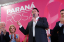 O Paraná deu início à mobilização do Outubro Rosa. Neste ano, as ações de prevenção e promoção do cuidado integral da saúde das mulheres serão levadas a 43 municípios. Elas fazem parte da campanha Paraná Rosa, lançada nesta terça-feira (1º), no Palácio Iguaçu, pelo governador Carlos Massa Ratinho Junior e pela primeira-dama Luciana Saito Massa.