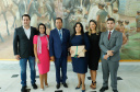  governador Carlos Massa Ratinho Junior recebeu nesta quarta-feira (2) pastores da Diretoria da Convenção das Igrejas Evangélicas Assembleia de Deus no Paraná. O encontro comemorou os 90 anos da Igreja Evangélica Assembleia de Deus em Curitiba. Ratinho Junior destacou o trabalho social da Convenção e disse que espera ter a igreja evangélica e as demais religiões como conselheiras do Governo, principalmente em políticas sociais voltadas às populações mais vulneráveis.
