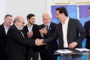 O governador Carlos Massa Ratinho Júnior nomeou nesta quarta-feira (02) os primeiros servidores efetivos da Agência Reguladora de Serviços Públicos Delegados de Infraestrutura do Paraná (Agepar). Presentes: secretários: Chefe da Casa Civil, Guto Silva; de Desenvolvimento Ambiental e de Turismo do Paraná, Márcio Nunes; presidente da Agepar, Omar Akel; de Infraestrutura e Logística, Sandro Alex; entre outros.Curitiba, 02-09-19.Foto: Arnaldo Alves / AEN.